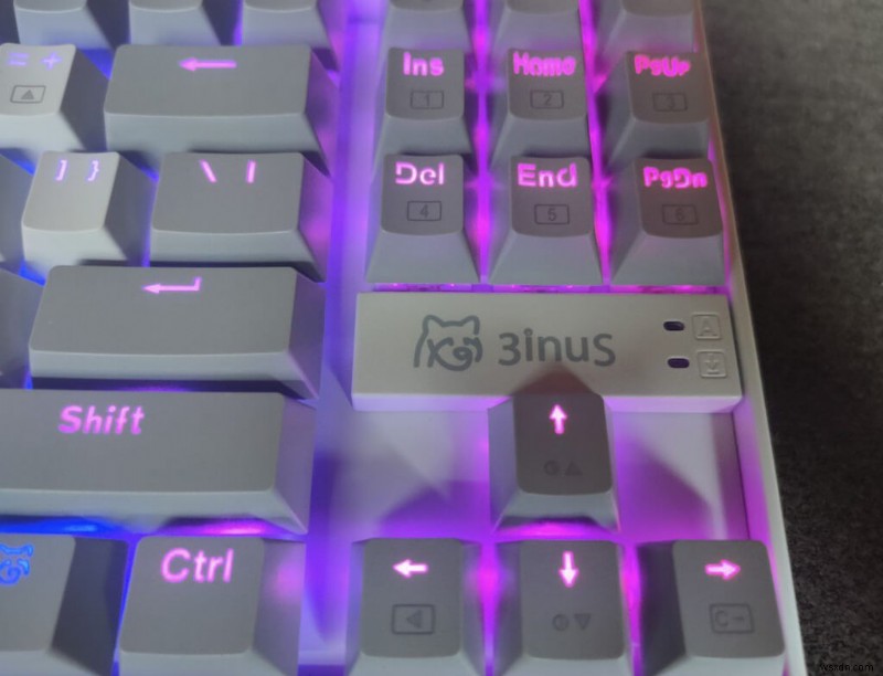 WhatGeek x 3inuS Kebohub EE01 メカニカルキーボード徹底レビュー – デザイン・機能・パフォーマンスを検証