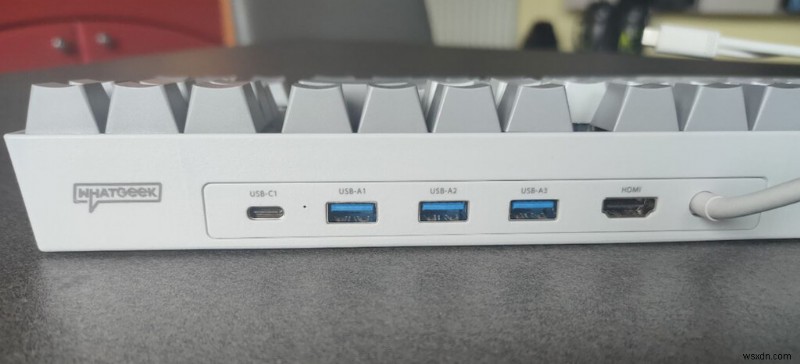 WhatGeek x 3inuS Kebohub EE01 メカニカルキーボード徹底レビュー – デザイン・機能・パフォーマンスを検証