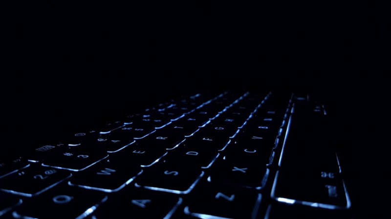 カチカチ音を立てない静かなタイピングとゲームに最適なおすすめ静音キーボード7選