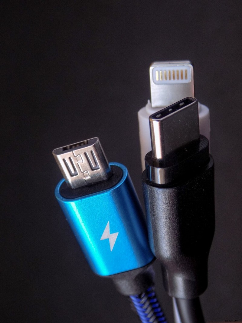 LightningとUSB-Cの違いとは?スペック比較とそれぞれの強みを徹底解説