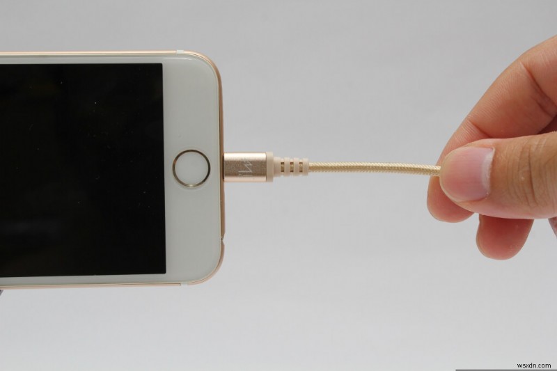 LightningとUSB-Cの違いとは?スペック比較とそれぞれの強みを徹底解説