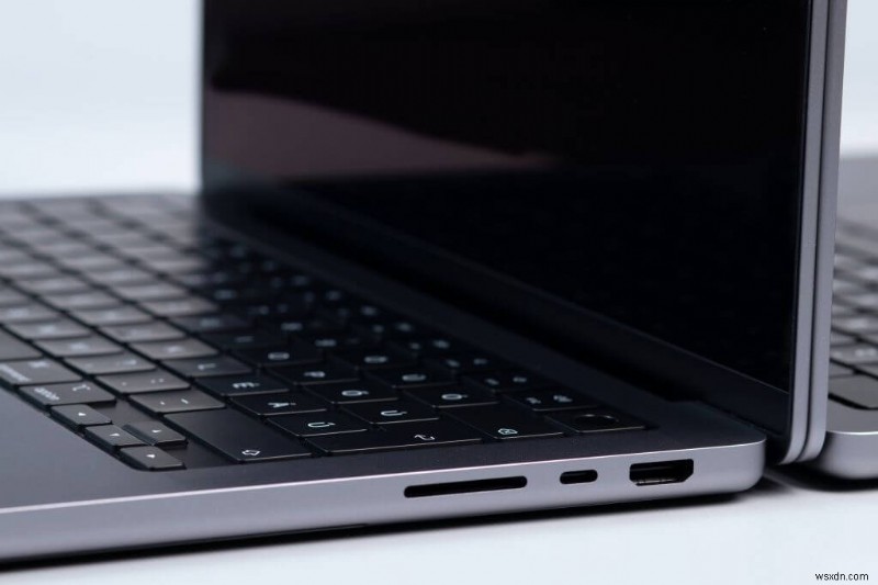 Chromebookを外部モニターに接続する方法:ステップバイステップ完全ガイド