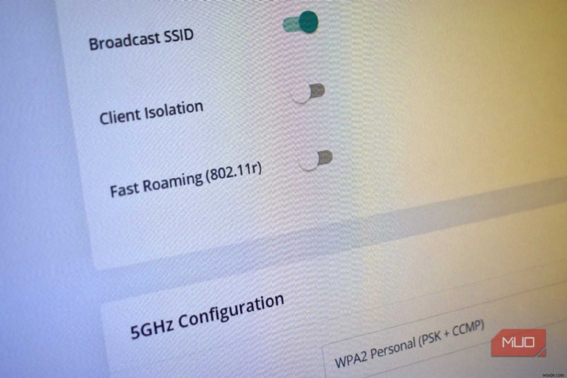 Wi-Fiが勝手に切れる?犯人はルーターの隠し設定——802.11r「高速ローミング」を無効化して復旧させた方法