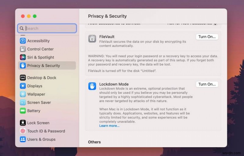 公共の場でMacBookを守るために知っておきたいプライバシー対策8選