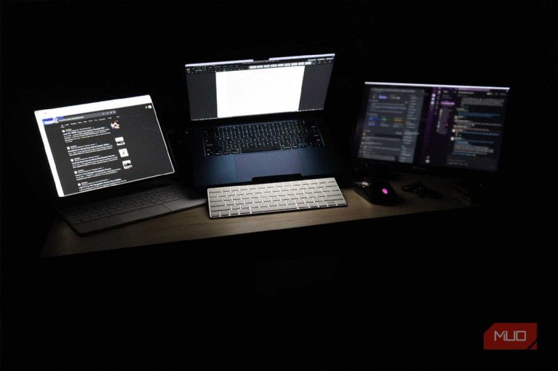 MacBook Airで外部モニターを複数台使う方法：DisplayLinkドックによるマルチディスプレイ環境の作り方