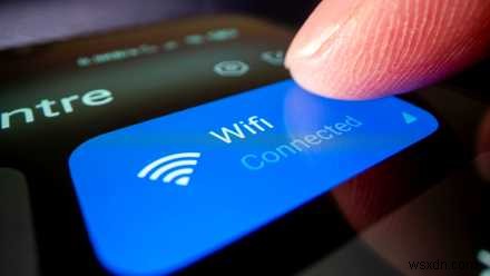 公衆Wi-FiはVPN業者が主張するほど危険ではない——誇大広告に隠れた真実