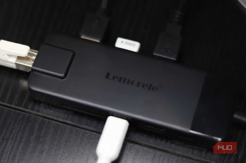 カフェでリモートワークを快適に!生産性を最大化する必須USB-Cアクセサリ5選