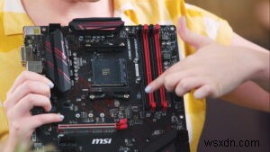 マザーボードは入力デバイス?その役割と分類を徹底解説【2024年版】