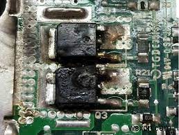 マザーボードは電源ユニット(PSU)を損傷させる?専門家の見解と知っておくべき重要ポイント