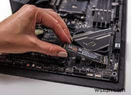 マザーボードの箱は封印されて出荷される?購入前に知っておくべき専門家ガイド
