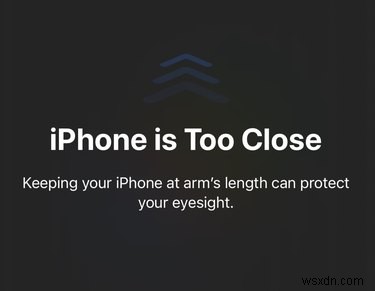 iOS 17の「画面距離」機能で子どもの視力を守る方法