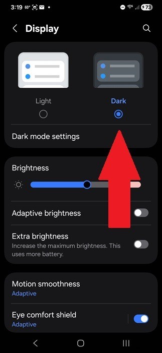 スマホで目を守る!iPhoneとAndroidで今日から変えられる簡単設定ガイド