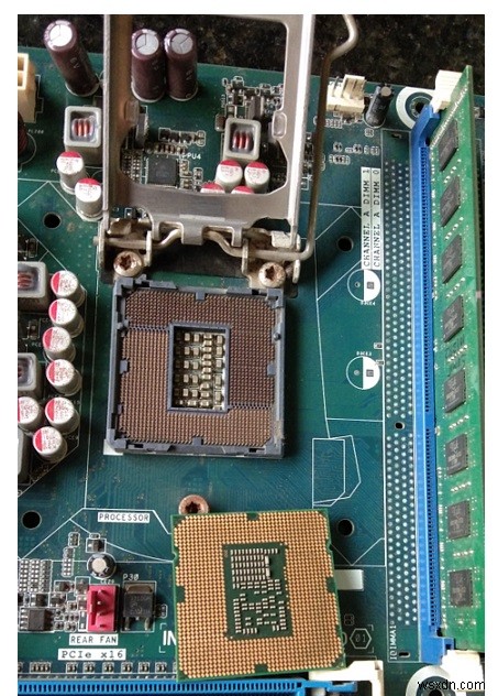 電源が入らないパソコンの修理実例：ほこり清掃からCPU接点のメンテナンスまで完全解説