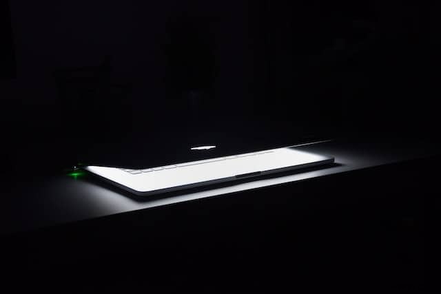 MacBook ProとAir徹底比較：Proがパワーとパフォーマンスで勝る理由