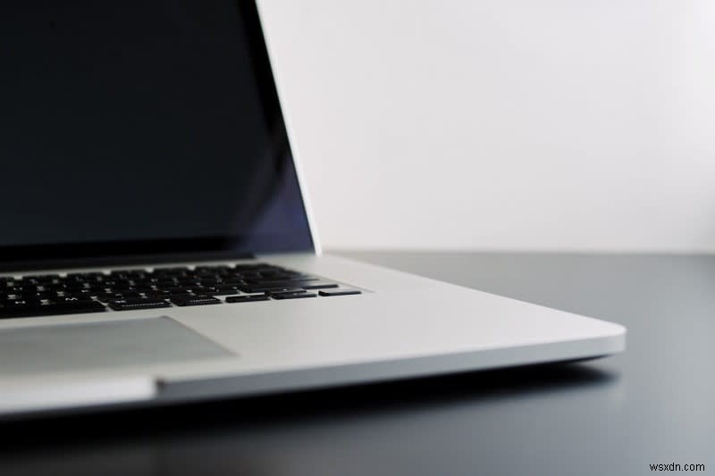 MacBookの電源がまったく入らない？原因の特定方法と自分でできる直し方