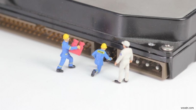 ノートパソコンに液体をこぼしたときの安全な対処・修理ガイド|応急処置からプロ修理まで