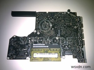 プロフェッショナル修理:水没した2011年式MacBook Pro 13 A1278のロジックボード・ヒートシンク・スクリーン交換