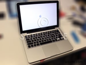 プロフェッショナル修理:水没した2011年式MacBook Pro 13 A1278のロジックボード・ヒートシンク・スクリーン交換