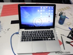 プロフェッショナル修理:水没した2011年式MacBook Pro 13 A1278のロジックボード・ヒートシンク・スクリーン交換