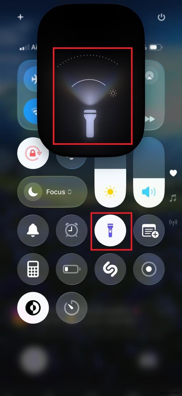 iPhoneのフラッシュライトを素早くオフにする4つの方法|ロック画面・Siri・コントロールセンター・アクションボタン