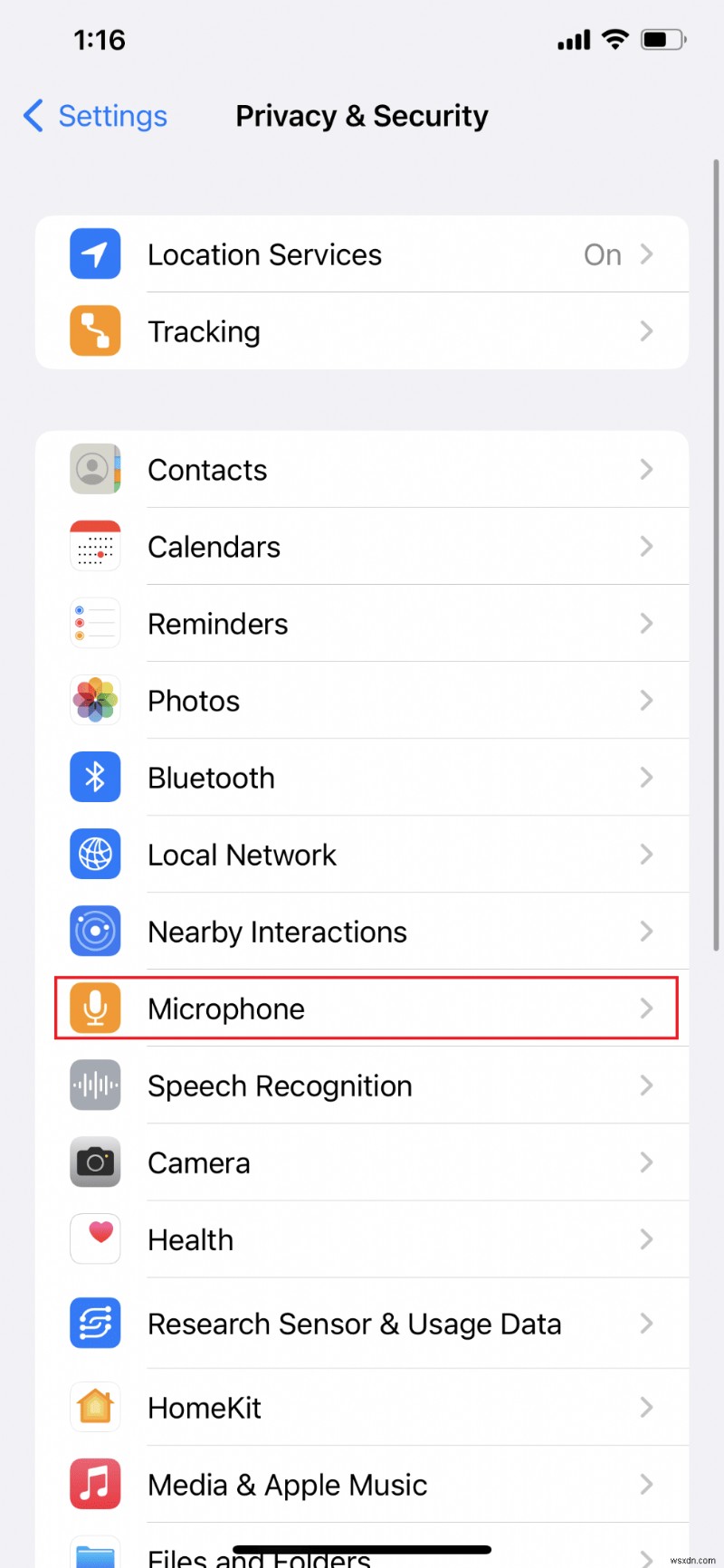 iPadのカメラアイコンに表示される黄色いドットとは?iOSプライバシー機能の意味と対処法を徹底解説