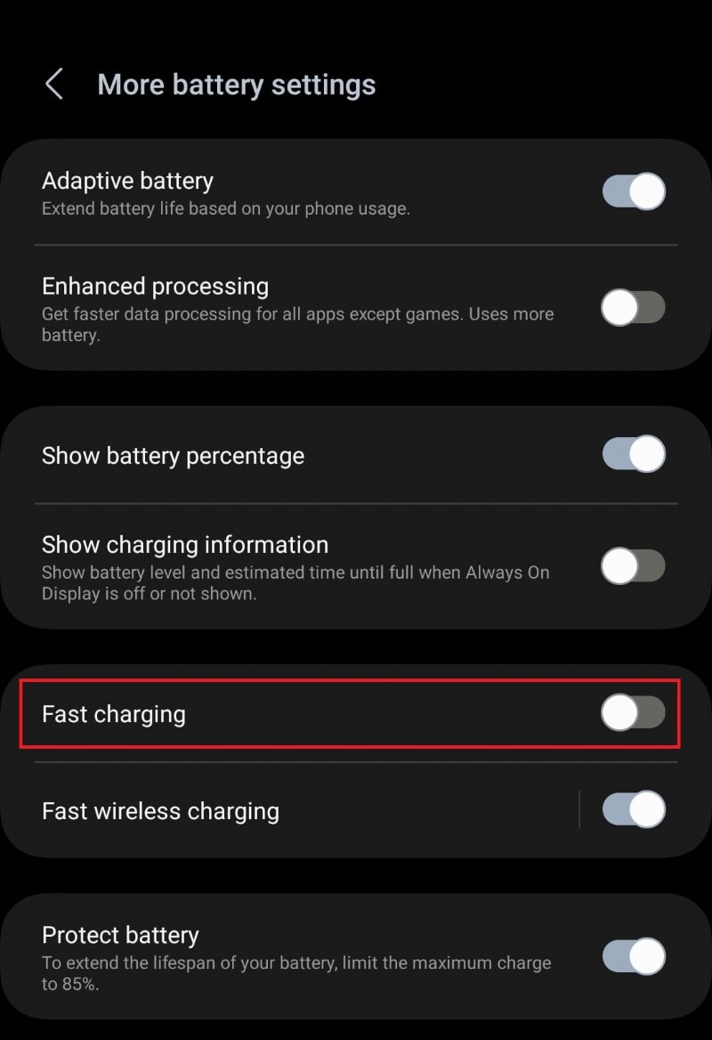 サムスンのスマホが乾燥しているのに「水分が検出されました」と表示される原因と対処法まとめ