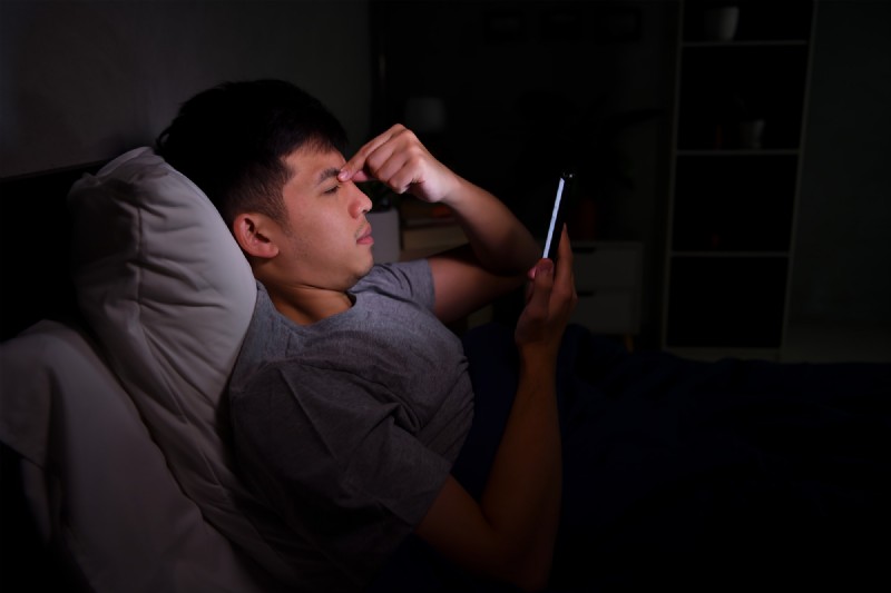 Android版Kindleアプリでダークモードを有効にする方法｜快適な夜間読書のための完全ガイド