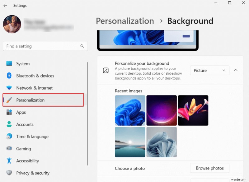 Windows 11でデスクトップとロック画面の壁紙が勝手に変わるのを止める方法