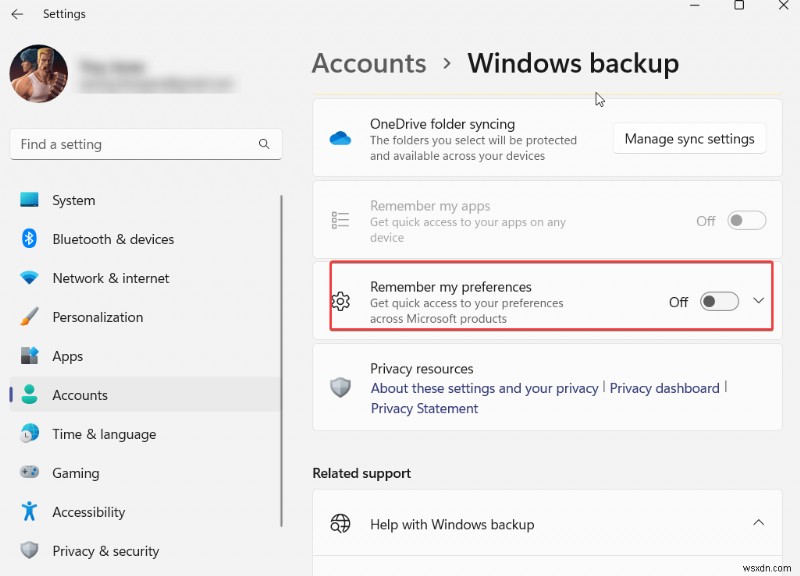 Windows 11でデスクトップとロック画面の壁紙が勝手に変わるのを止める方法
