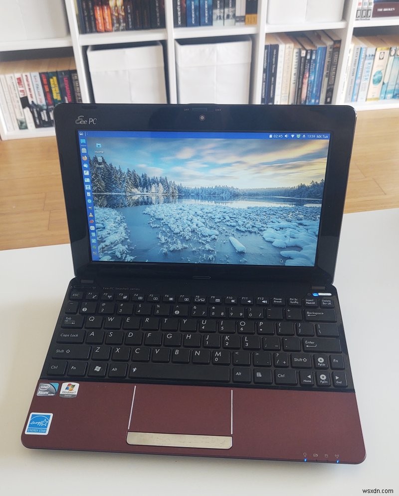 Asus eeePCがMX Linuxで2024年も現役——15年物のネットブックが輝き続ける理由