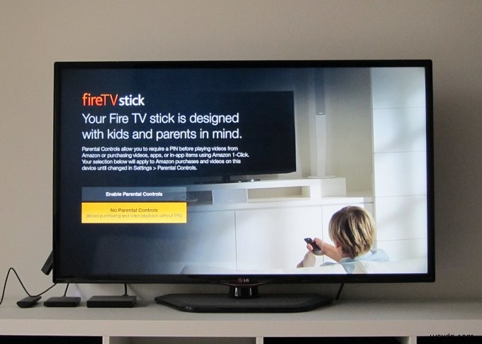 Amazon Fire TV Stick レビュー:価格は半分、満足度も半分?その価値と機能を徹底検証