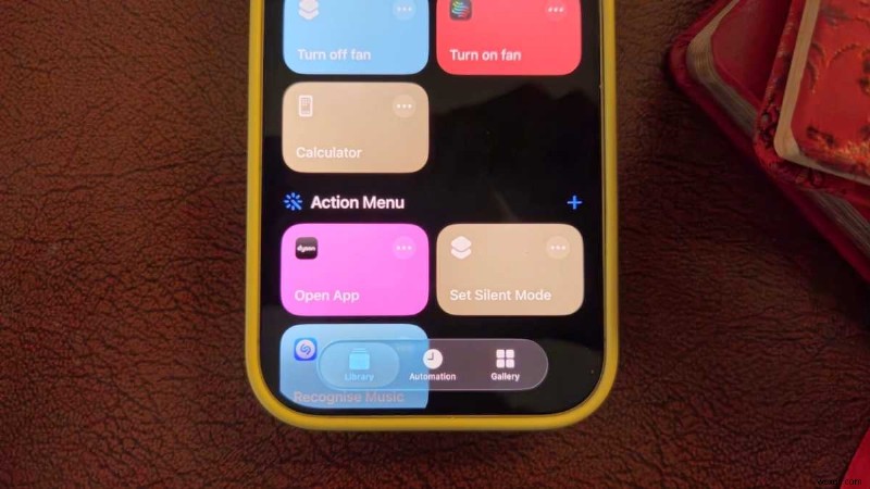iPhoneのアクションボタンを使いこなす方法｜ショートカットで1つのボタンに複数機能を持たせる実践テクニック