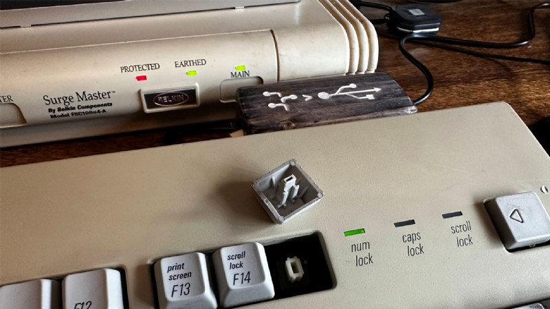 1990年発売のAppleキーボードを現代PCで復活させる──自作ADB→USB変換アダプタの作り方