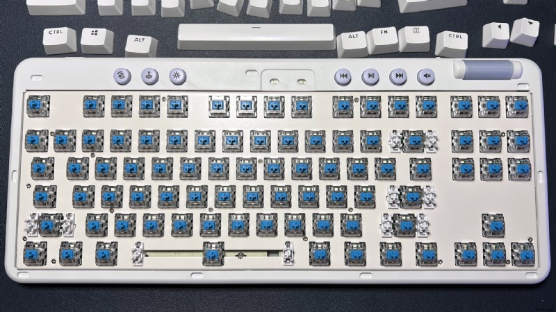 プロ級のキーボード掃除術!初心者でもできる簡単・効果的なお手入れガイド