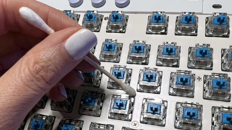 プロ級のキーボード掃除術!初心者でもできる簡単・効果的なお手入れガイド