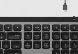 Logitechキーボードを充電する方法 