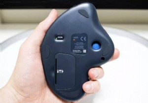 Logitechマウスのバッテリーを交換する方法 
