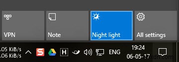 Windows10で常夜灯機能を有効にして構成する方法 