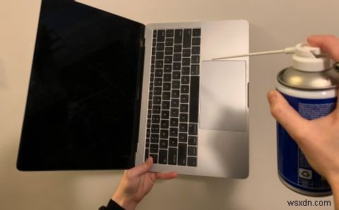 MacBookのスティッキーキーを修正する方法 