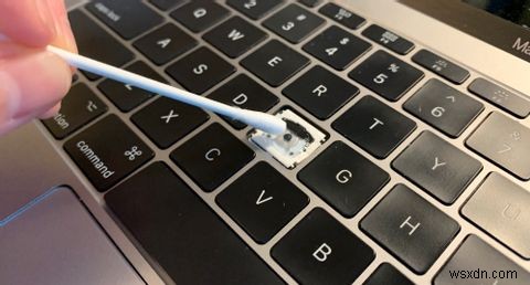 MacBookのスティッキーキーを修正する方法 