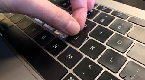 MacBookのスティッキーキーを修正する方法 