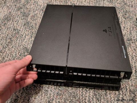 騒々しいPS4からほこりをきれいにする方法：ステップバイステップガイド 