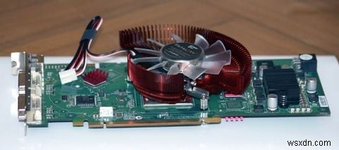 Linux上のAMDとNVIDIAGPU：どちらを使用する必要がありますか？ 