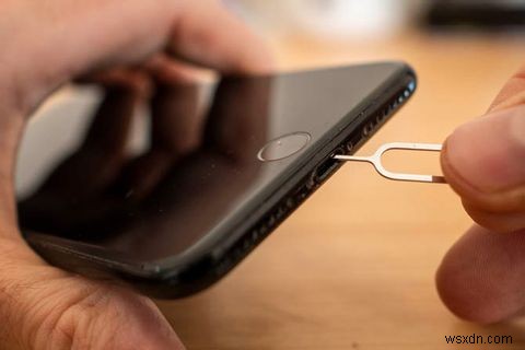 汚れたiPhoneをきれいにする方法：ステップバイステップガイド 