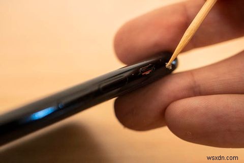 汚れたiPhoneをきれいにする方法：ステップバイステップガイド 