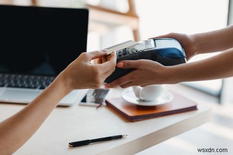 クレジットカード詐欺のしくみと安全を確保する方法 