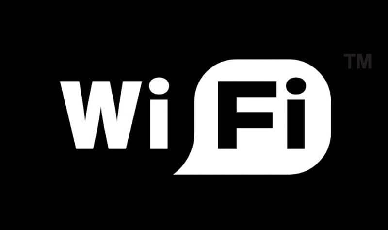 WiFiルーターアンテナとは何ですか？それらを正しく配置する方法は？ 