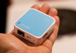 ルーターのUSBポートに接続されているユニットにアクセスするにはどうすればよいですか 