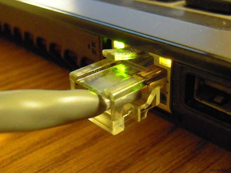 インターネットに接続せずにユニバーサルWi-Fiおよびイーサネットネットワークドライバーをダウンロードする方法 