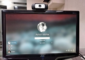 Windows 11/10のログイン画面に表示されるぼかし背景（アクリル効果）を無効にする方法